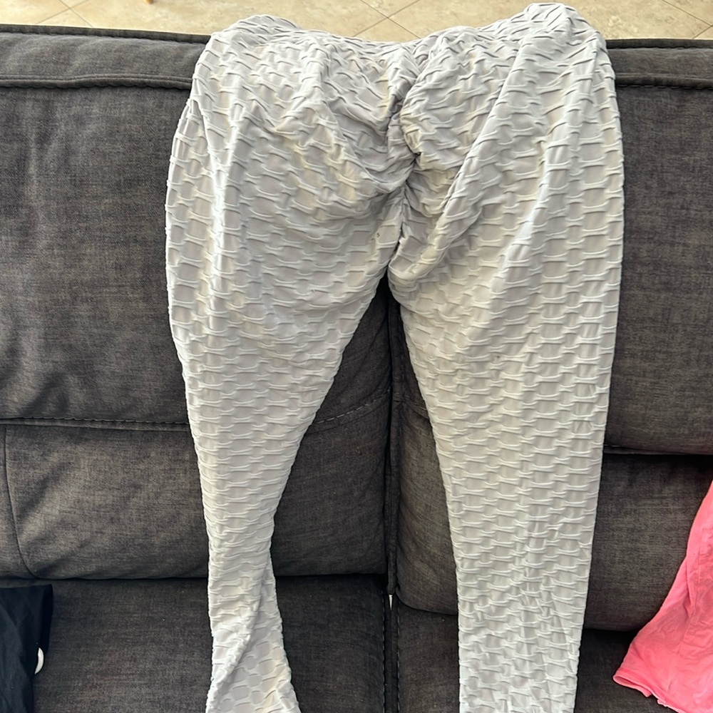 Mermaid leggings for that booty pop
